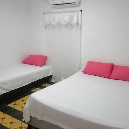 Casa Kristalu Hotel *