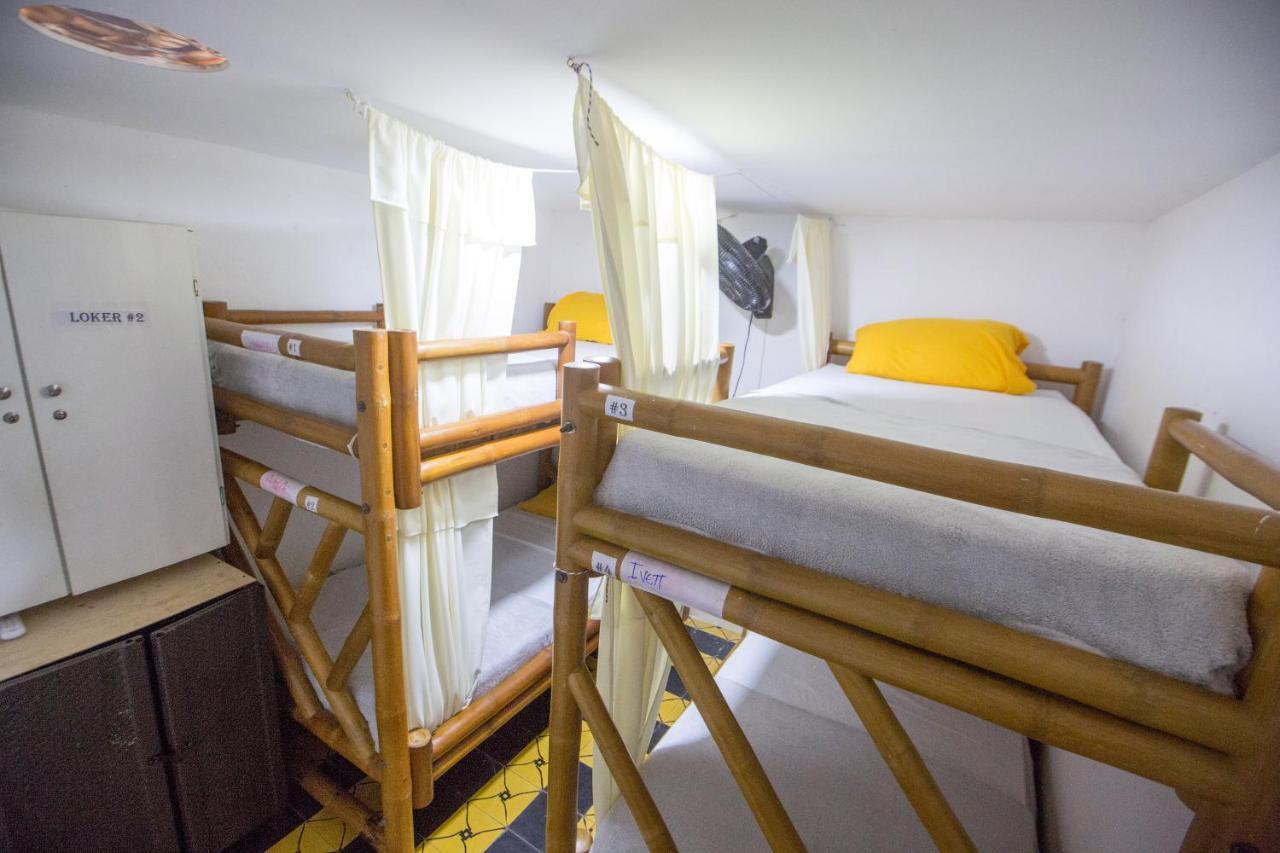 Casa Kristalu Hostel *